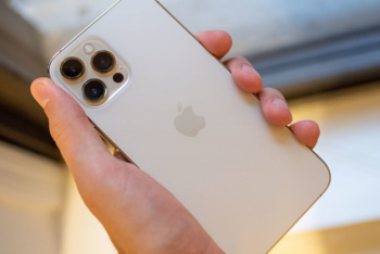 Фотография к новости: Еще два IPhone12 разыграли в акимате среди вакцинированных в Нур-Султане