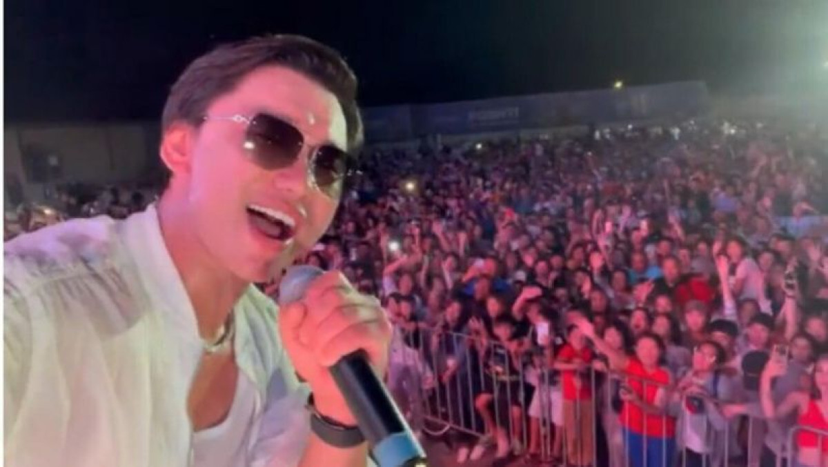 кадр из видео