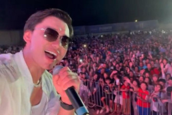 Фотография к новости: Кайрат Нуртас провел концерт на Алаколе с нарушением карантинного режима