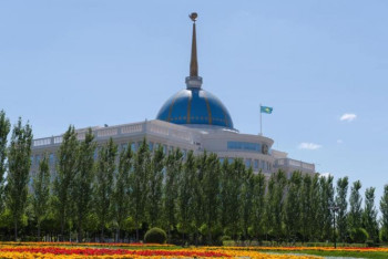 Фотография к новости: Токаев дал Атамкулову поручение по строительству арендного жилья