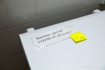 Фотография к новости: Как хранятся вакцины от коронавируса, показали актюбинские медики