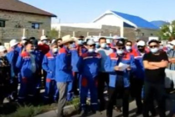 Фотография к новости: В Жанаозене бастующие пригрозили оставить город без электричества