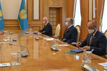 Фотография к новости: Токаев поблагодарил губернатора Астраханской области за поддержку казахской диаспоры в регионе