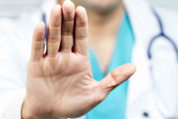 Фотография к новости: Племянники президента Таджикистана избили главу Минздрава и врачей