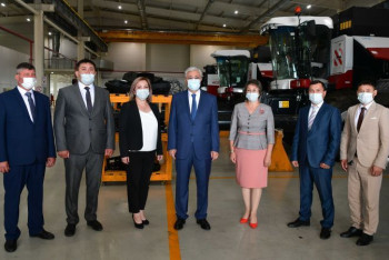 Фотография к новости: "Мы не проводим выборы, чтобы понравиться кому-то" - Токаев на встрече с избранными акимами