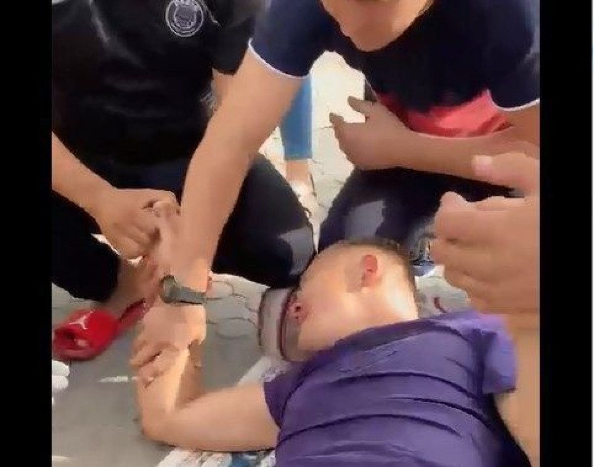 Симулировавшего припадок после вакцины иностранца оштрафовали в Атырау