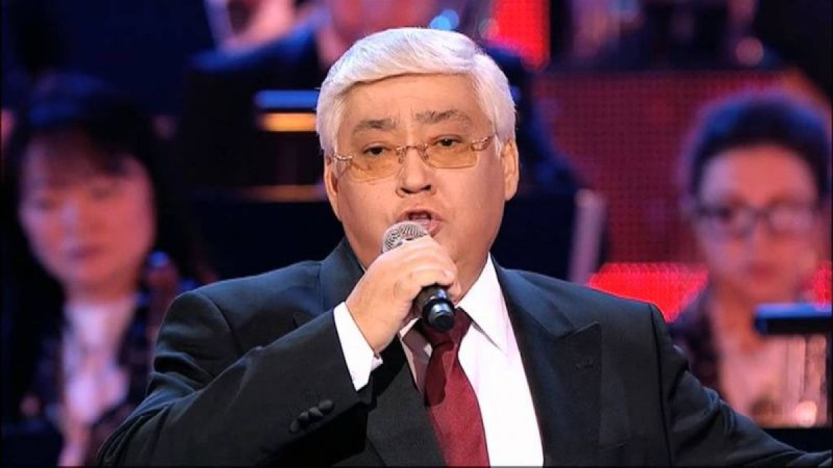 Токаев присвоил певцу Алибеку Днишеву звание "Қазақстанның Еңбек Ері"