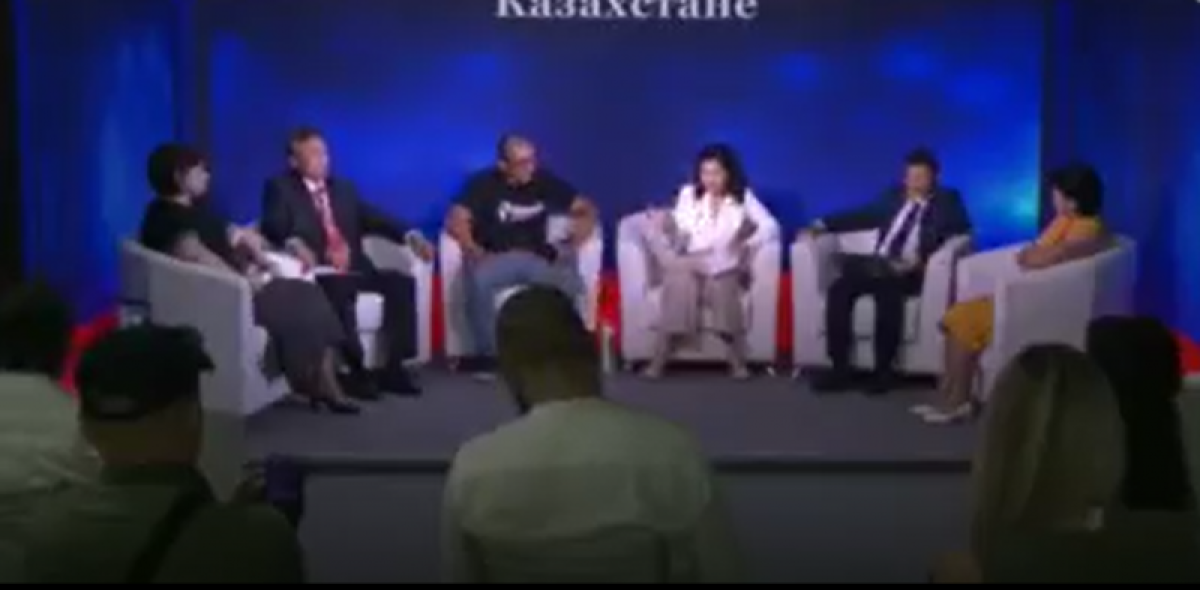 "Фашизм в чистом виде" - видео врача о вакцинации прокомментировали в Минздраве РК