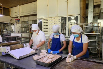 Фотография к новости: Болеть нам нельзя: 82% сотрудников "Аксай Нан" получили вакцину в Кокшетау