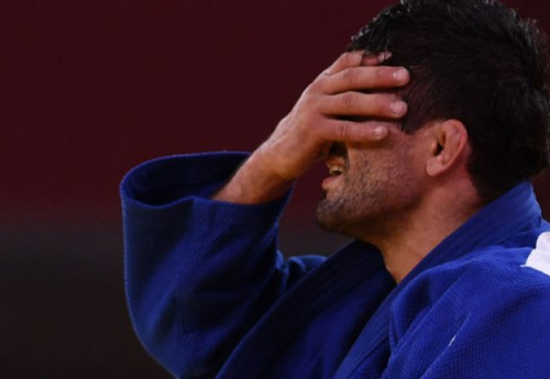 Фотография к новости: Двух призеров ОИ лишили аккредитации за "самоволку" из олимпийской деревни