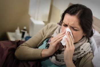 Фотография к новости: Инфекционист сравнил будущее коронавируса с насморком