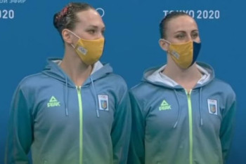 Фотография к новости: Украинских синхронисток на церемонии награждения Олимпиады-2020 представили как российских