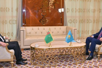 Фотография к новости: Токаев встретился с президентом Туркменистана