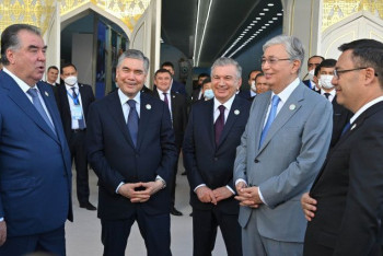 Фотография к новости: Токаев посетил выставку национальных товаров стран Центральной Азии