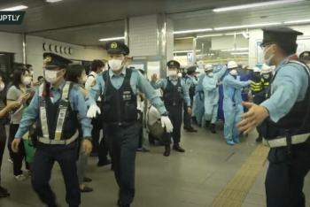 Фотография к новости: В Токио неизвестный с ножом ранил 10 пассажиров электрички