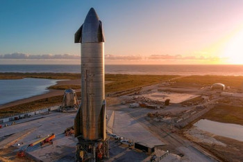 Фотография к новости: SpaceX собрала самую большую ракету Starship