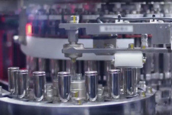 Фотография к новости: В Tesla восстанавливают 92% материалов из отработанных аккумуляторов