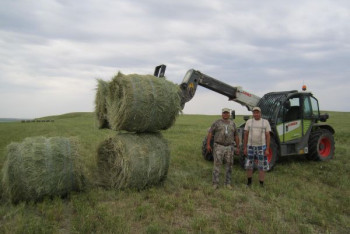 Фотография к новости: Меморандумы для поддержки частных подворий кормами заключают в Акмолинской области