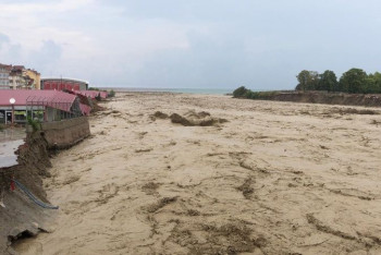 Фотография к новости: Мощные наводнения накрыли Турцию после пожаров