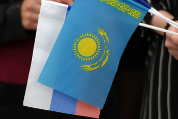 Фотография к новости: Блогеру Куату Ахметову запретили въезд в Россию за "языковые рейды"