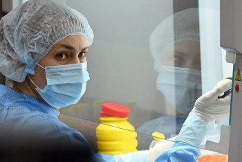 Фотография к новости: Инфекционист назвал сроки появления новой мутации COVID-19