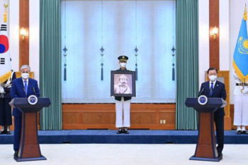 Фотография к новости: Токаев принял участие в церемонии, посвященной памяти героя корейского народа