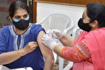 Фотография к новости: Порядка девяти миллионов человек вакцинировались от КВИ за сутки в Индии