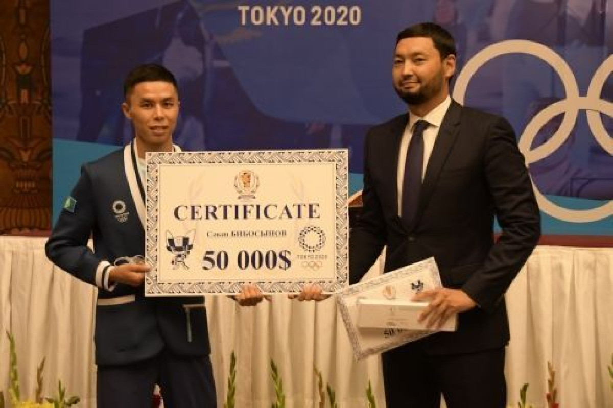 Боксеры Бибосынов и Кункабаев отдадут призовые за Олимпиаду на благотворительность