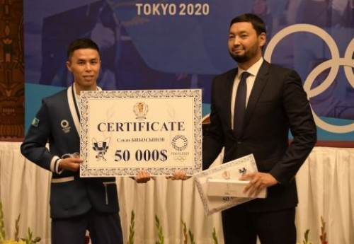 Фотография к новости: Боксеры Бибосынов и Кункабаев отдадут призовые за Олимпиаду на благотворительность