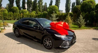Бронзовому призеру Олимпиады Елдосу Сметову вручили ключи от нового авто