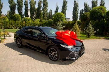 Фотография к новости: Бронзовому призеру Олимпиады Елдосу Сметову вручили ключи от нового авто