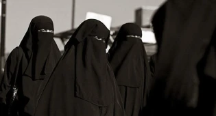 В Афганистане стоимость паранджи выросла в десять раз