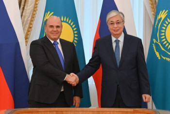 Фотография к новости: Токаев встретился с премьер-министром России Михаилом Мишустиным