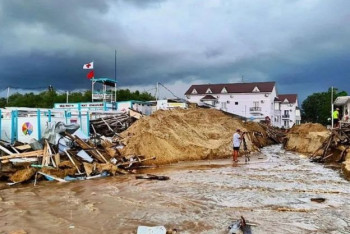 Фотография к новости: Торговые павильоны по дороге к морю снесли в Анапе, чтобы ливневая вода ушла с улиц