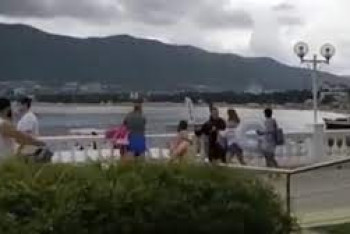 Фотография к новости: Лошади-аниматоры подрались с туристами в России