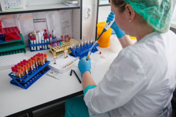 Фотография к новости: Суточная статистика заболеваемости COVID-19 пошла на спад в РК