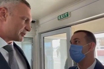 Фотография к новости: "Вас нет в списках" – мэра Киева не пустили в аэропорт встречать Меркель