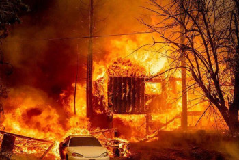 Фотография к новости: Двухэтажный дом сгорел в Капшагае