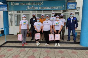 Фотография к новости: Акция "Автобус добрых дел" стартовала в Акмолинской области