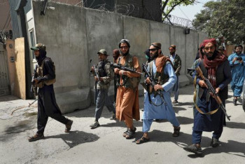 Фотография к новости: Талибы используют женщин и детей как живой щит - экс-вице-президент Афганистана