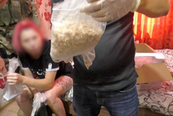 Фотография к новости: Мать-одиночка с малолетними детьми занималась сбытом наркотиков в ВКО