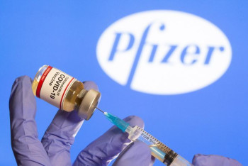 Фотография к новости: Вакцину Pfizer окончательно одобрили в США