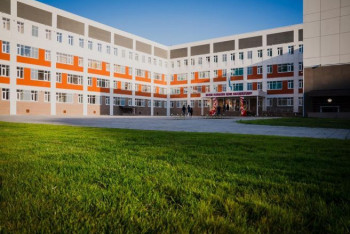 Фотография к новости: Первоклассники ежегодно превышают количество выпускников более чем в три раза в Нур-Султане