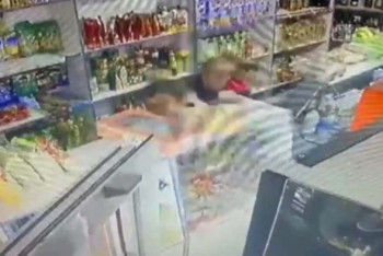 Фотография к новости: Продавщица в одиночку дала жесткий отпор грабителю в Степногорске