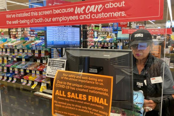 Фотография к новости: Американка получила два года тюрьмы за кашель и плевки на еду в супермаркете