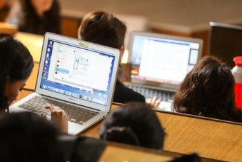 Фотография к новости: Главсанврач Казахстана разрешил обучение в школах и вузах в офлайн-формате