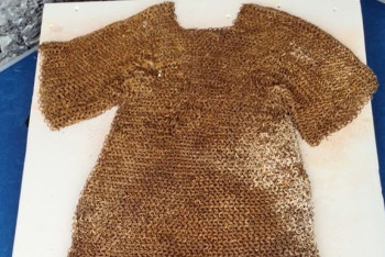 Фотография к новости: 800-летнюю кольчугу обнаружили в сарае в Ирландии