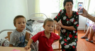 &quot;Сердце сжалось, стало страшно за детей&quot; - местные жители о взрывах в Таразе