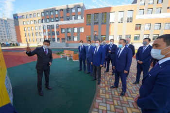 Фотография к новости: Аскар Мамин открыл школы нового формата в Нур-Султане