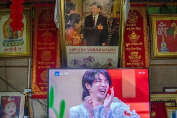 Фотография к новости: В Китае запретили телеканалам показывать мужчин с женственной внешностью